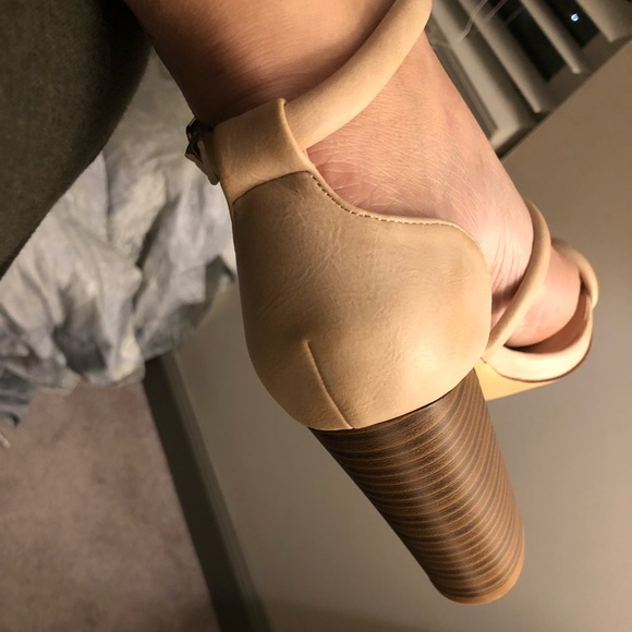 NWOT Nude ankle strap heel - Picture 5 of 5